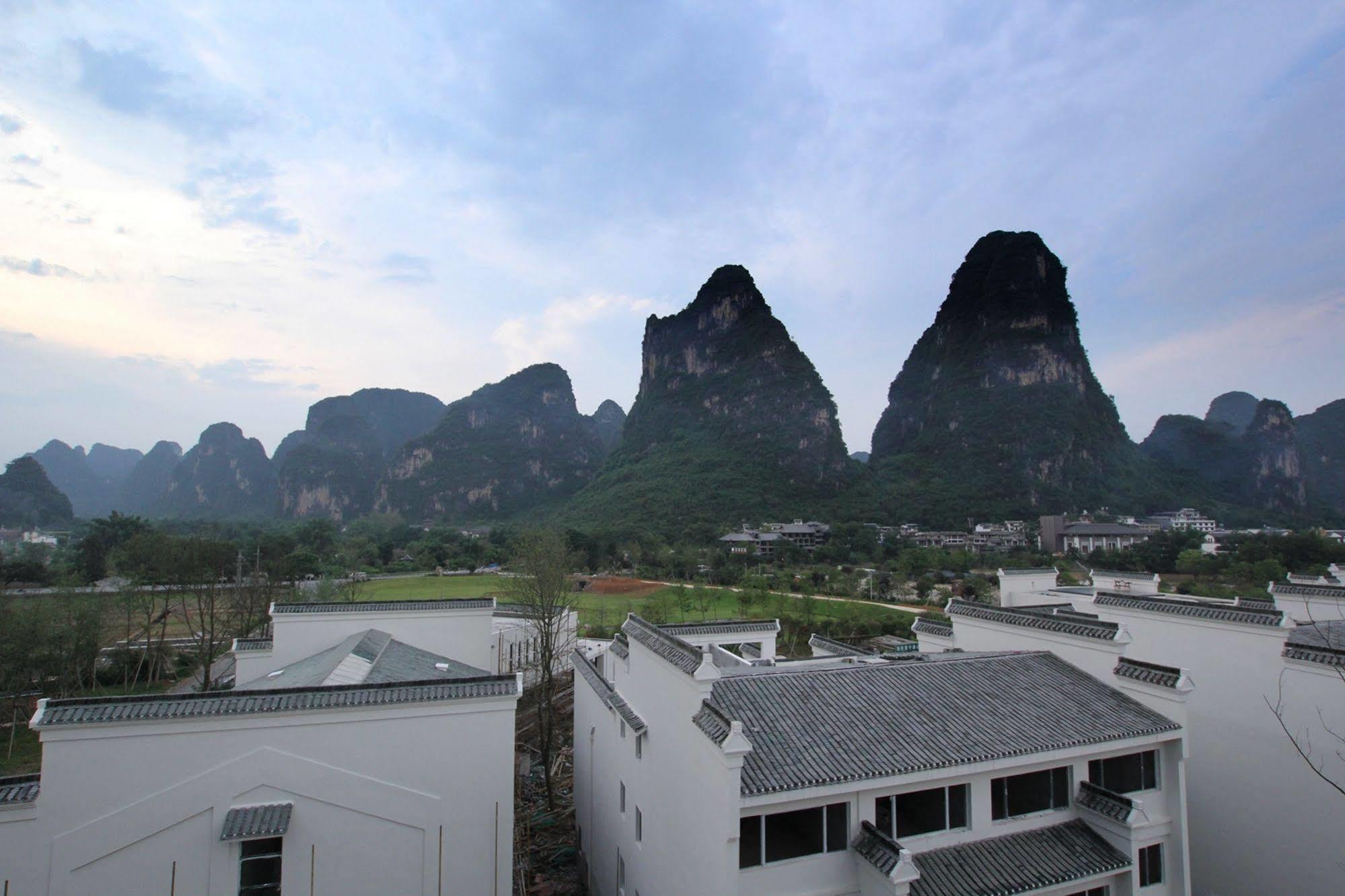 Yangshuo Spring Hill Hotel Exterior photo